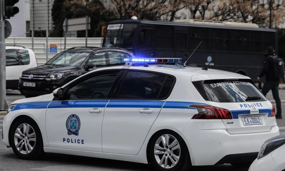 Επίδοξος ληστής μπήκε σε αυλή σπιτιού και τραυμάτισε με μαχαίρι τον ιδιοκτήτη και φίλο του